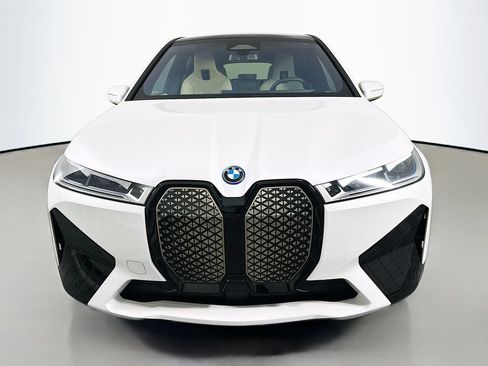 Used 2023 BMW iX xDrive50 w/ Sport Package AWD/4WD image 2