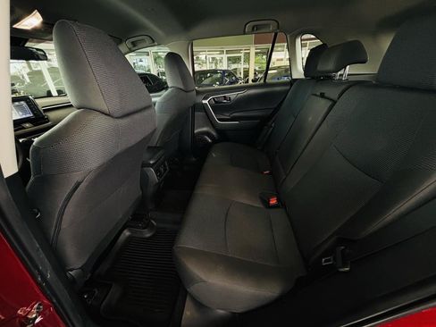 Used 2022 Toyota RAV4 LE AWD/4WD image 32