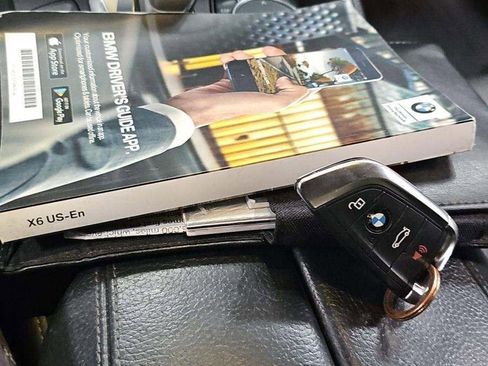 Used 2019 BMW X6 xDrive50i w/ M Sport Package image 18