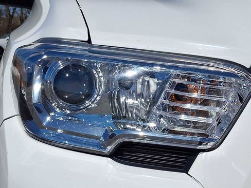 Used 2023 Toyota Tacoma SR5 image 9