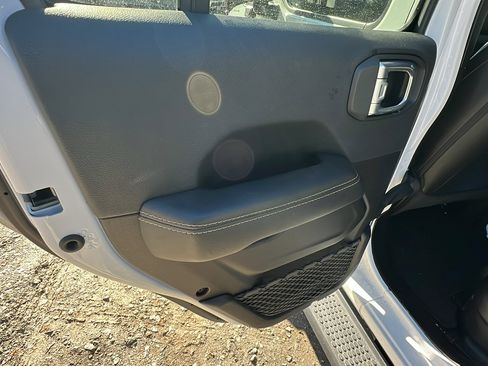 Used 2021 Jeep Wrangler Unlimited Sahara w/ Cold Weather Group image 22