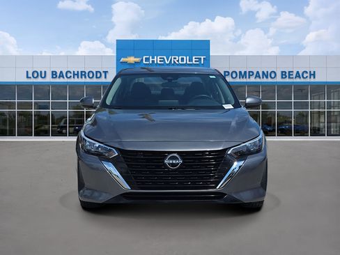 Used 2024 Nissan Sentra SV image 2