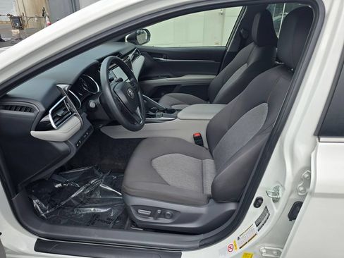 Used 2018 Toyota Camry LE FWD image 20