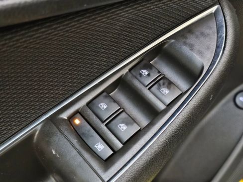 Used 2017 Chevrolet Cruze LT image 23