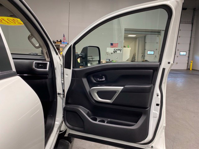 Used 2019 Nissan Titan SV w/ SV Convenience Package AWD/4WD image 27
