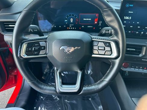Used 2025 Ford Mustang Coupe RWD image 17