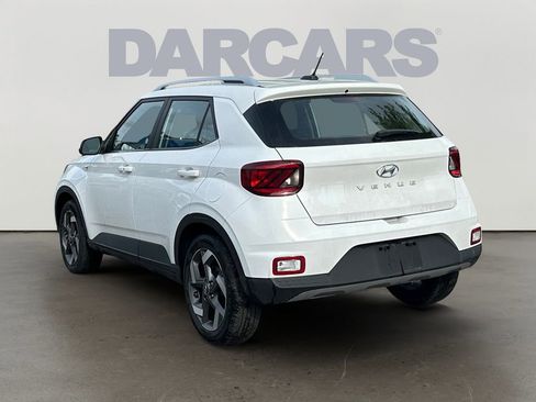 Used 2025 Hyundai Venue SEL FWD image 5