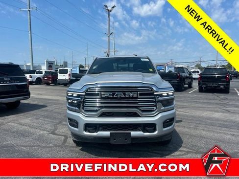 Used 2026 RAM 2500 Laramie AWD/4WD image 2