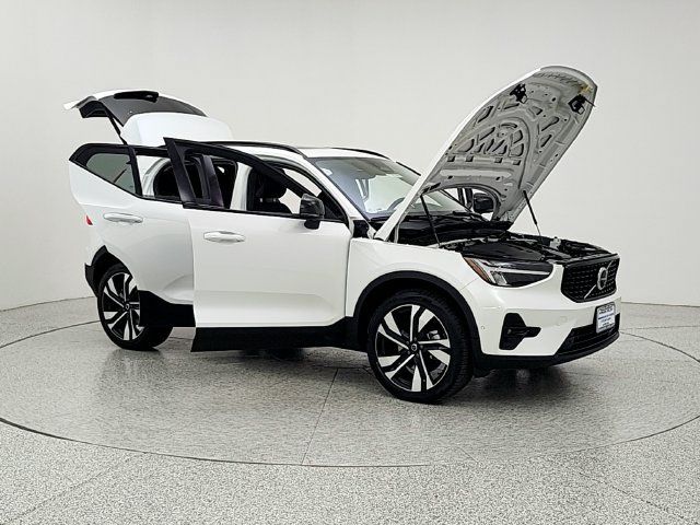 Used 2023 Volvo XC40 B5 Ultimate w/ Climate Package AWD/4WD image 10