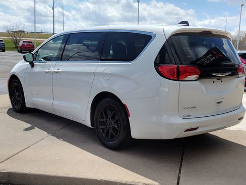 Used 2024 Chrysler Voyager LX image 7