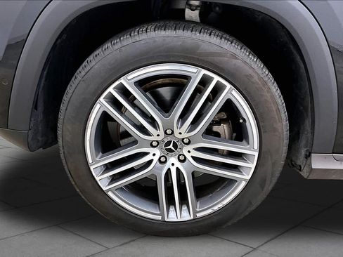 Certified 2025 Mercedes-Benz GLS 450 4MATIC image 11