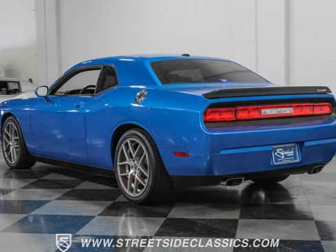 Used 2009 Dodge Challenger SRT8 w/ SRT Option Group II image 10