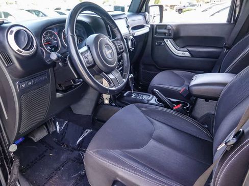 Used 2015 Jeep Wrangler Unlimited Rubicon w/ Max Tow Package AWD/4WD image 16