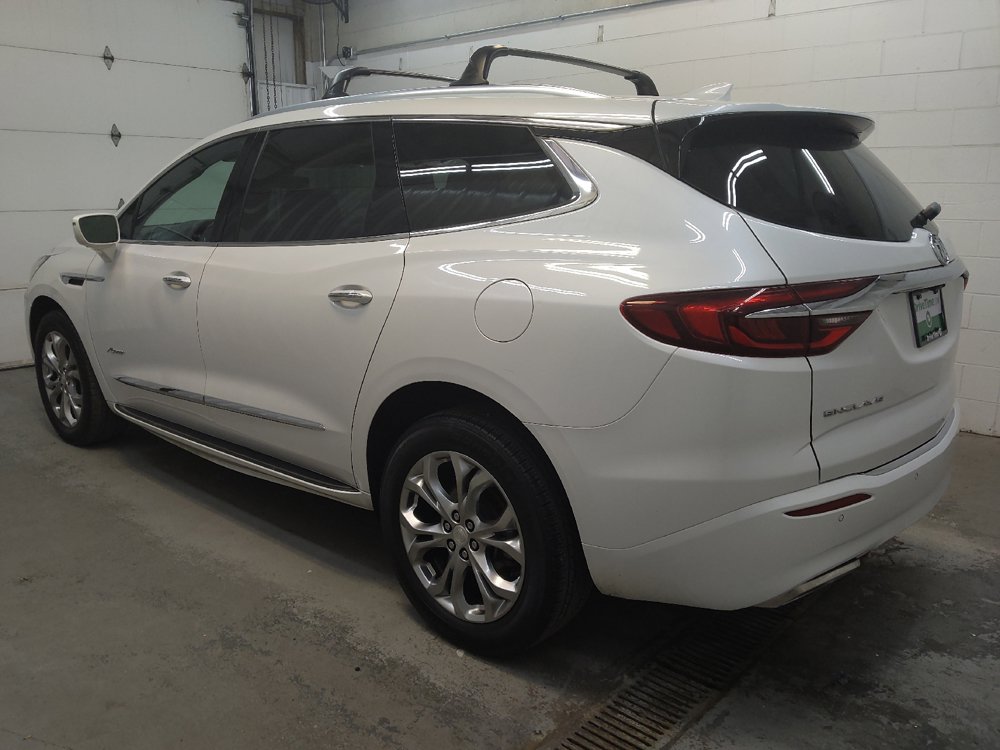 Used 2020 Buick Enclave Avenir w/ Avenir Technology Package FWD image 3