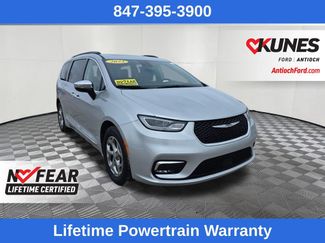 Used 2023 Chrysler Pacifica Limited video 1