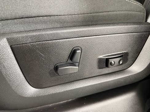 Certified 2026 RAM 2500 Big Horn AWD/4WD image 23