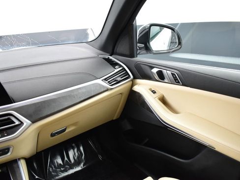 Used 2022 BMW X5 sDrive40i w/ Premium Package image 17