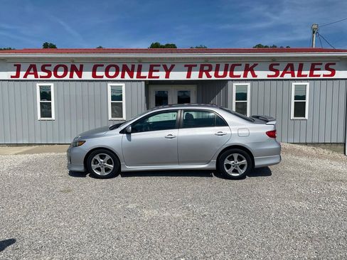 Used 2011 Toyota Corolla S FWD image 1