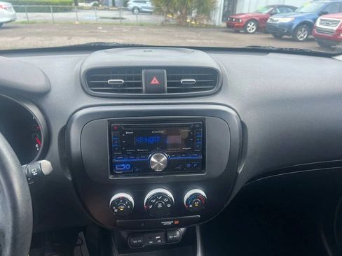 Used 2015 Kia Soul FWD image 9