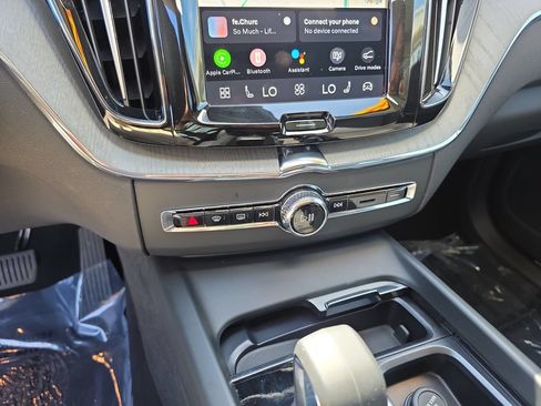 Used 2025 Volvo XC60 B5 Plus AWD/4WD image 30