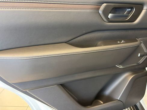 New 2026 Nissan Armada Platinum image 23