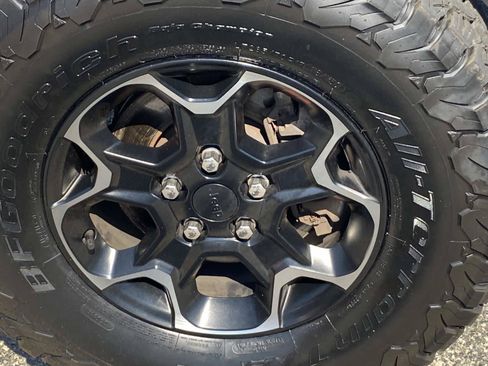 Used 2023 Jeep Wrangler Unlimited Rubicon w/ Steel Bumper Group AWD/4WD image 29