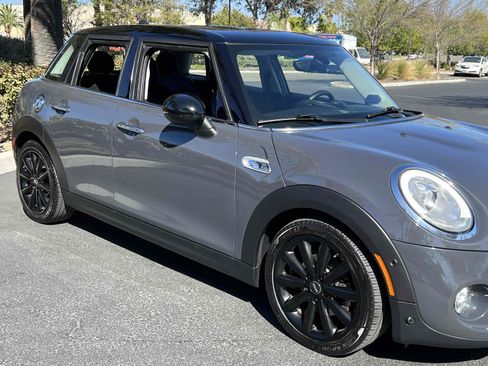 Used 2018 MINI Cooper S FWD image 32