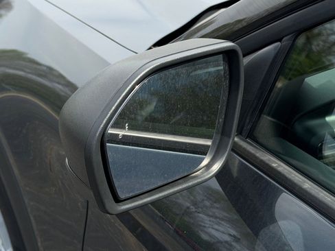 Used 2023 Ford Explorer XLT w/ Equipment Group 202A image 11