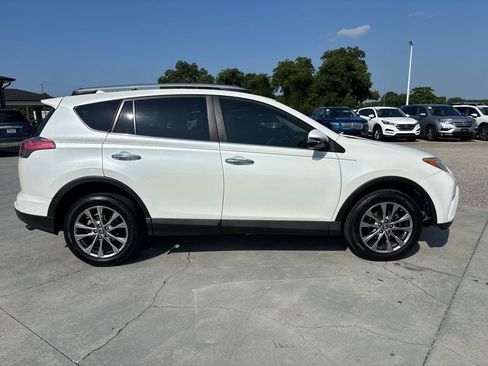 Used 2018 Toyota RAV4 Limited FWD image 3
