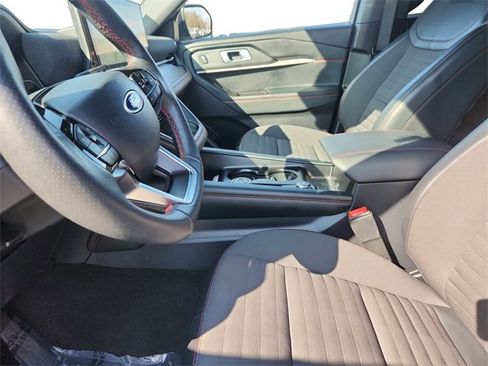 Used 2025 Ford Explorer ST-Line image 10