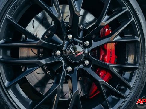 Used 2016 Chevrolet Corvette Z06 w/ 2LZ Preferred Equipment Group image 5