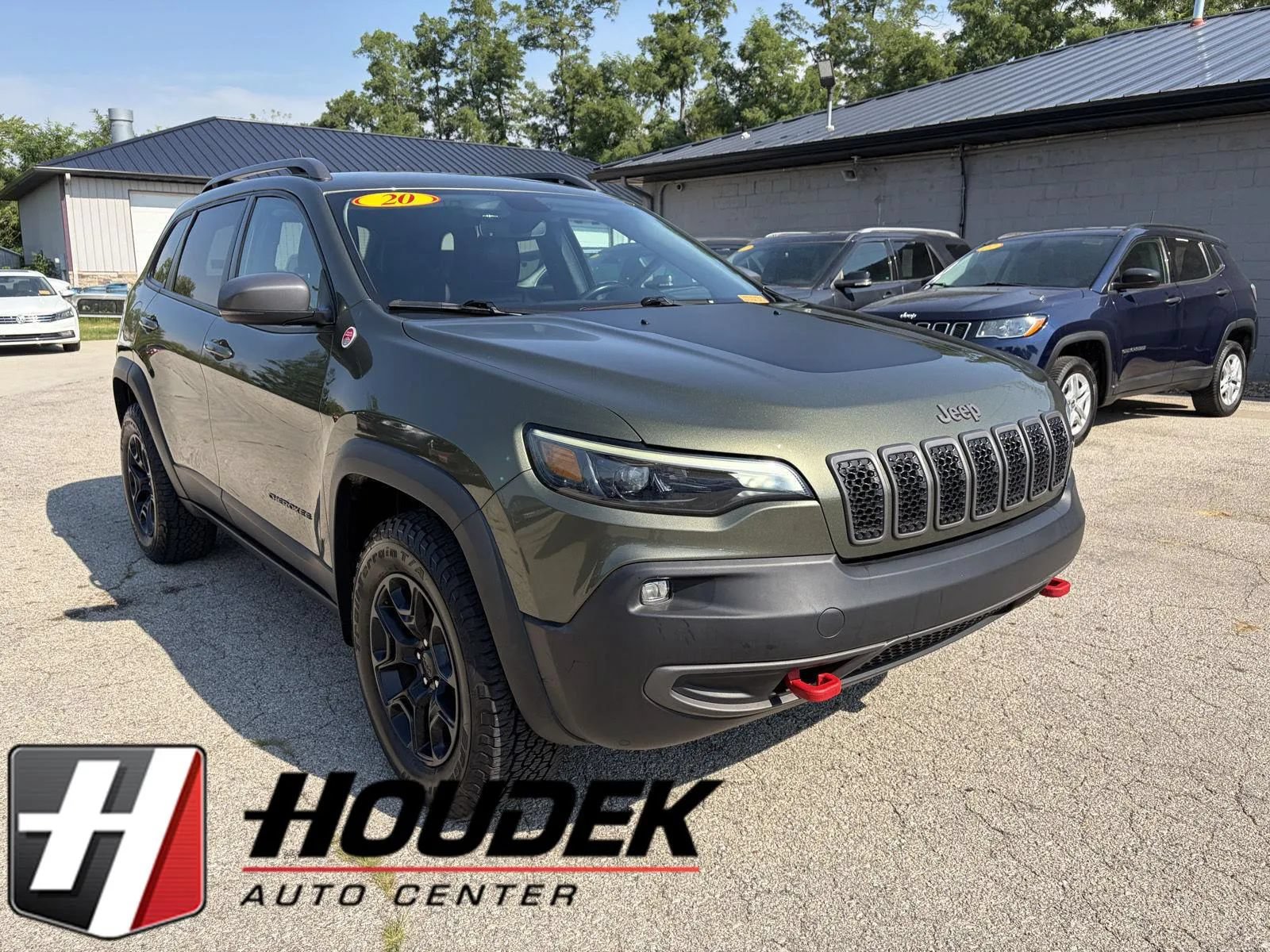 Used 2020 Jeep Cherokee Trailhawk w/ Comfort/Convenience Group AWD/4WD image 1