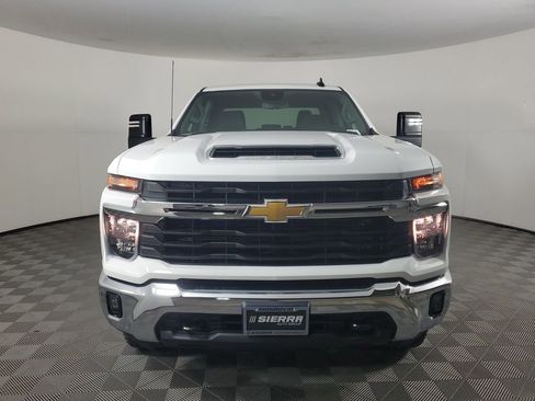 New 2026 Chevrolet Silverado 3500 LT image 9