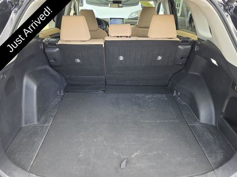 Used 2021 Toyota RAV4 XLE w/ Convenience Package FWD image 14