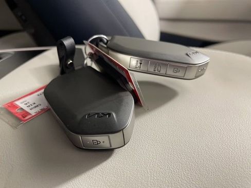 New 2026 Kia Carnival EX image 51