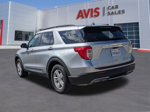 Used 2023 Ford Explorer XLT w/ Equipment Group 202A image 9