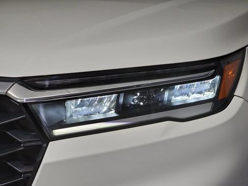 Used 2023 Honda Pilot LX image 28