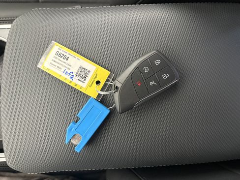 Used 2026 Chevrolet Equinox LT w/ Convenience Package II FWD image 4
