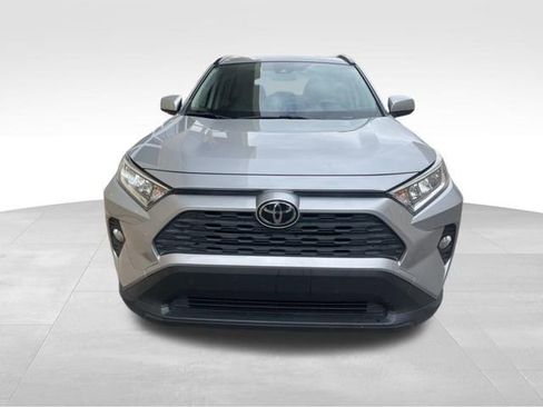 Used 2021 Toyota RAV4 XLE Premium image 2
