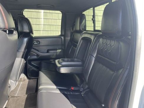 Used 2023 Nissan Frontier PRO-4X w/ Pro-4X Premium Package image 18