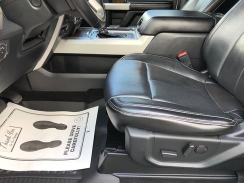 Used 2019 Ford F150 Lariat w/ Equipment Group 502A Luxury AWD/4WD image 22