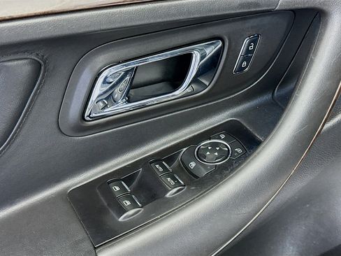 Used 2018 Ford Taurus Limited FWD image 15