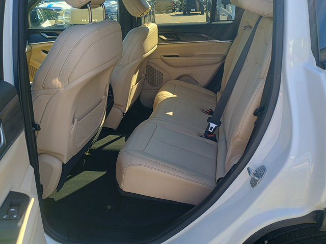 Used 2023 Jeep Grand Cherokee Limited AWD/4WD image 21