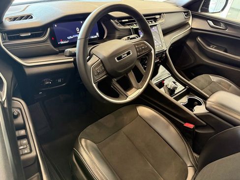 Used 2024 Jeep Grand Cherokee L Altitude image 26