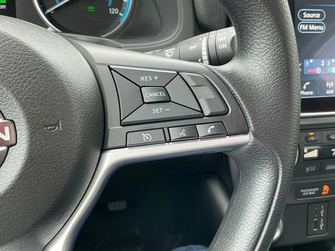 Used 2025 Nissan Leaf S FWD image 23