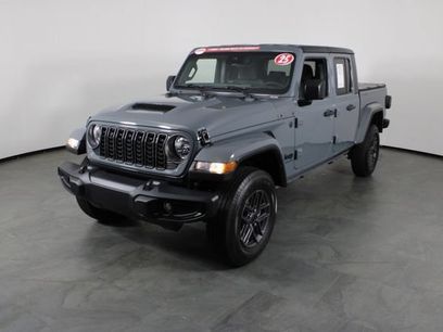 Used 2025 Jeep Gladiator Sport