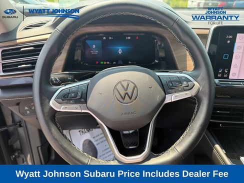 Used 2025 Volkswagen Atlas SE FWD image 23