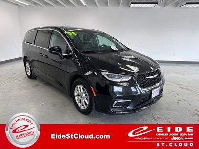 Used 2023 Chrysler Pacifica Touring-L