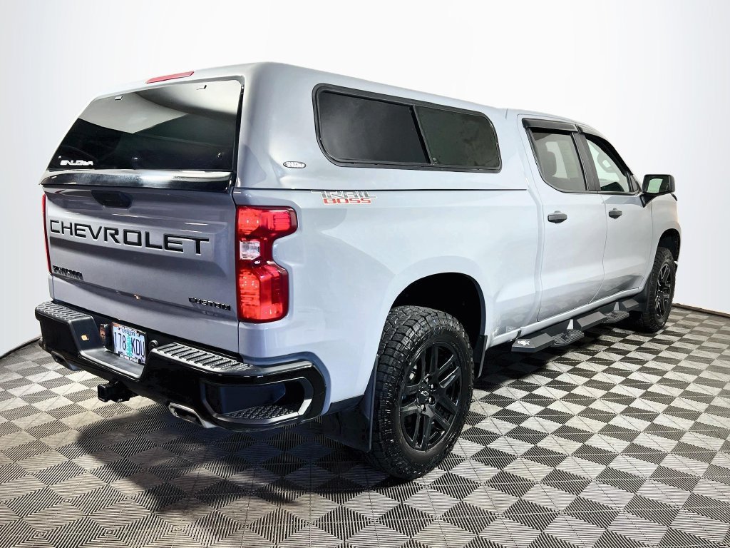 Used 2025 Chevrolet Silverado 1500 Custom Trail Boss w/ LPO, Dark Essentials Package AWD/4WD image 7