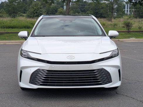 Used 2025 Toyota Camry XLE w/ Premium Plus Package FWD image 2